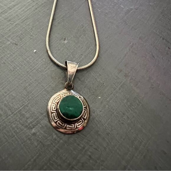 925 Sterling Silver Pendant & Necklace - Picture 4 of 13